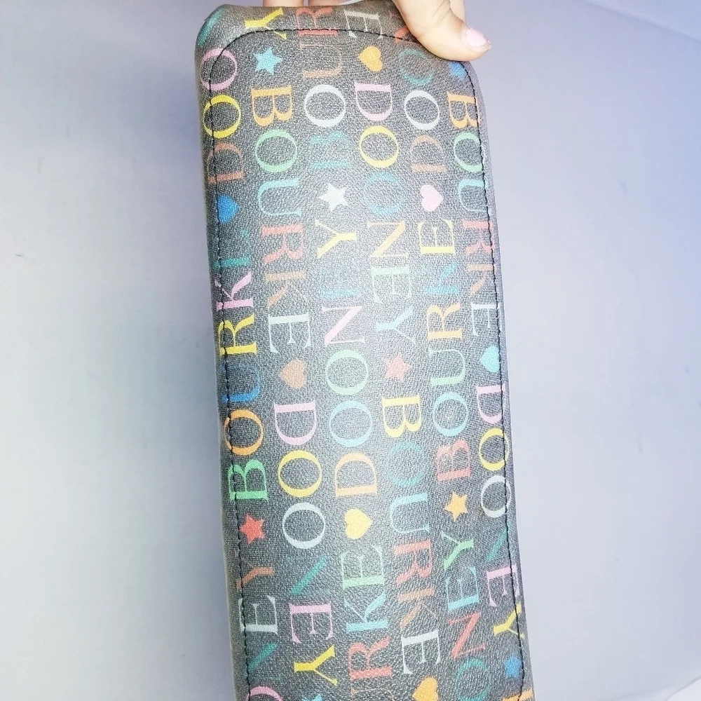 🌸 Dooney‎ & Bourke | Signature Letters Hand